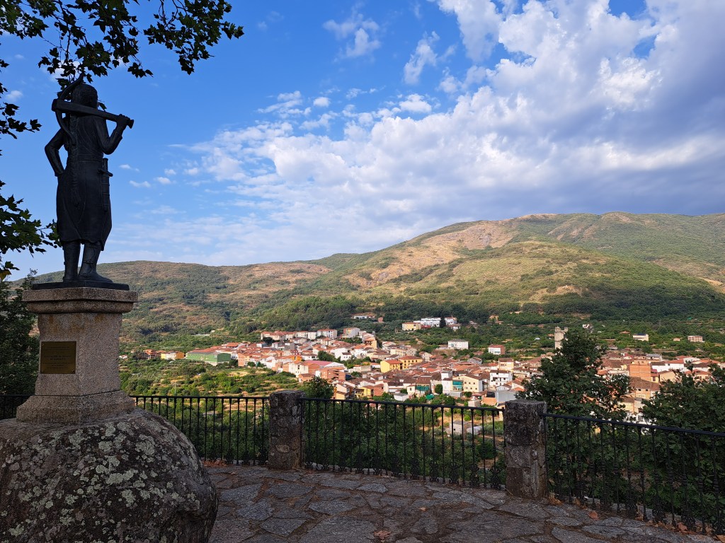Garganta la Olla: Pueblo de leyenda(s)